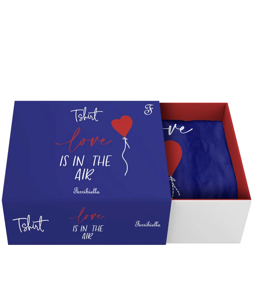 T-Shirt Love is in the Air